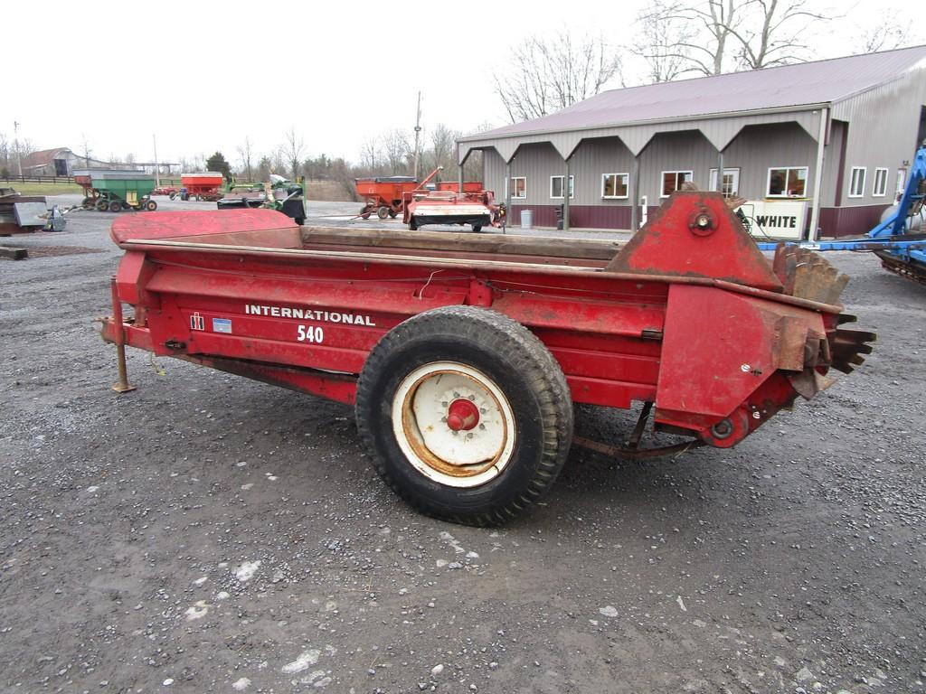 INTERNATIONAL 540 MANURE SPREADER