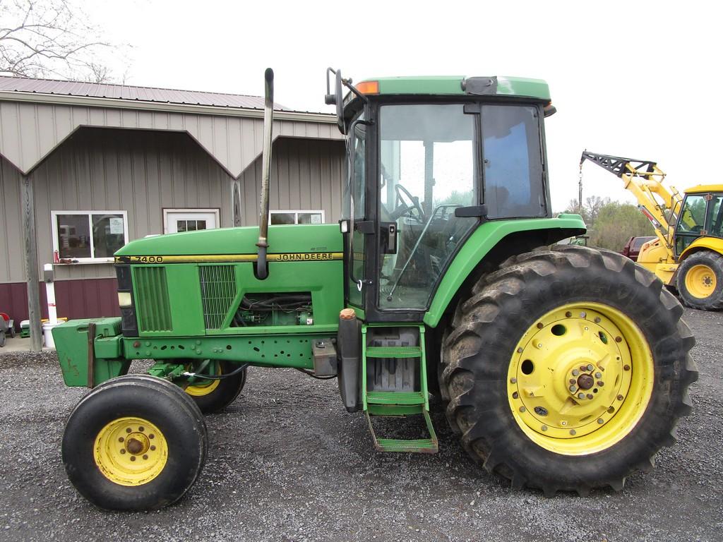 JOHN DEERE 7400 TRACTOR