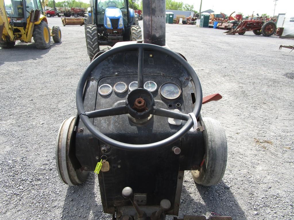 MASSEY FERGUSON 255 TRACTOR