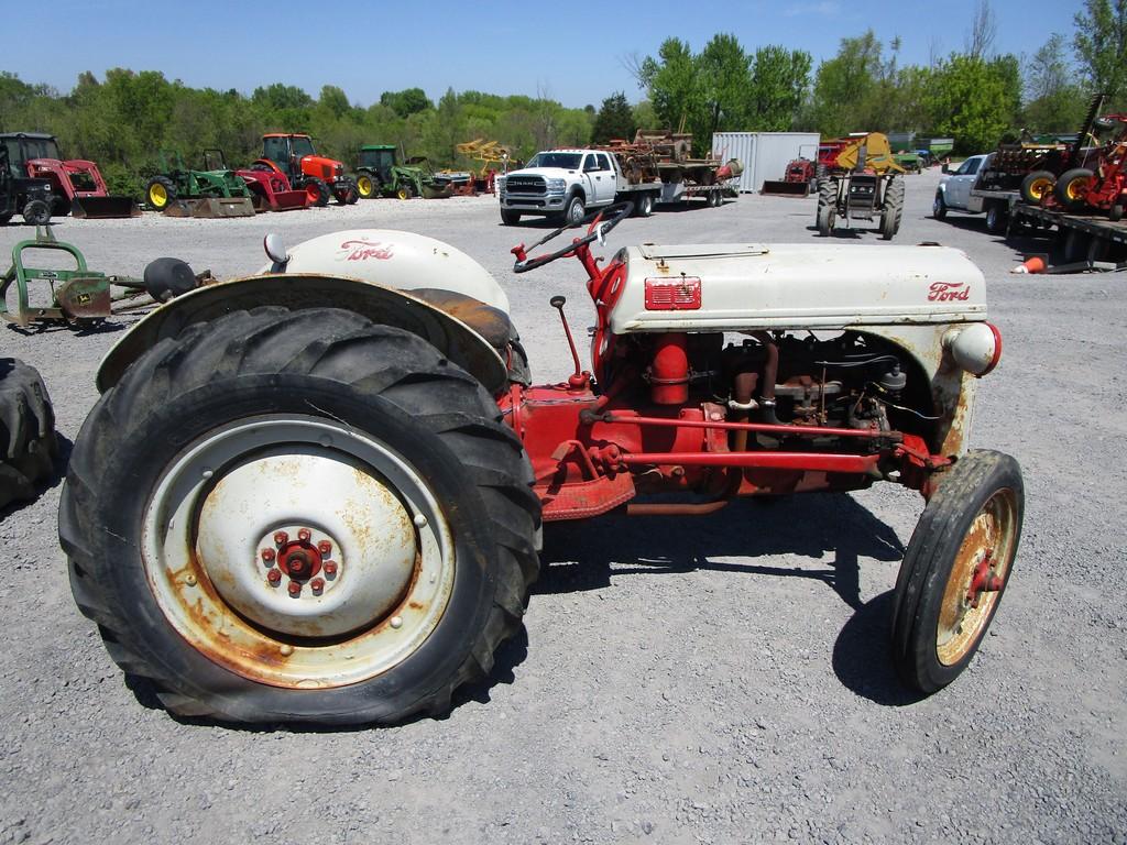 FORD 8N TRACTOR