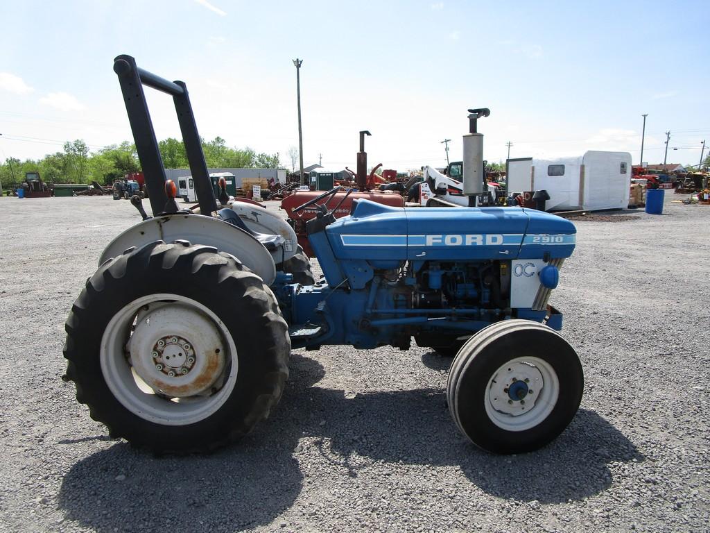 FORD 2910 TRACTOR