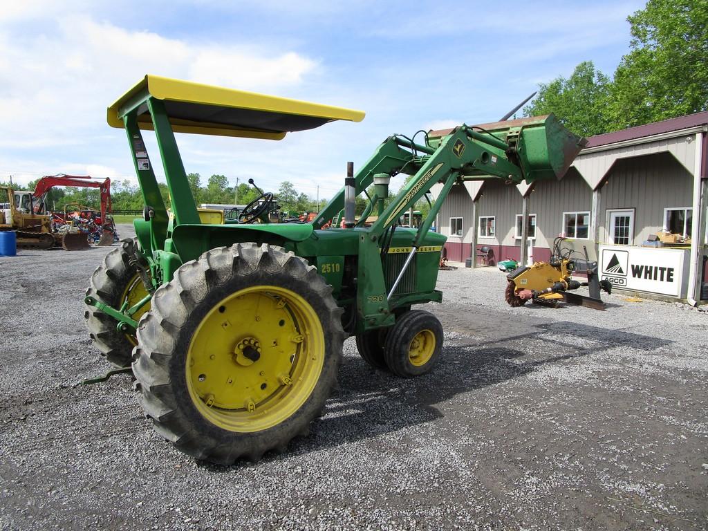 JOHN DEERE 2510 TRACTOR W JD 720 LOADER TRICYCLE