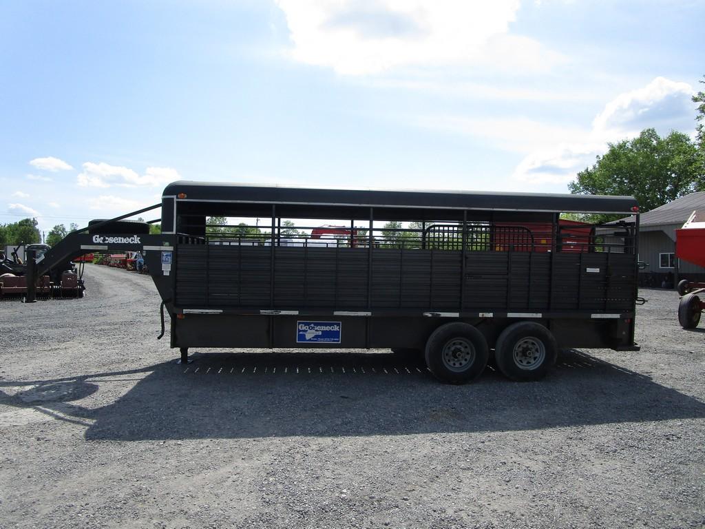 2012 GOOSENECK 20X 6'8" STOCK TRAILER