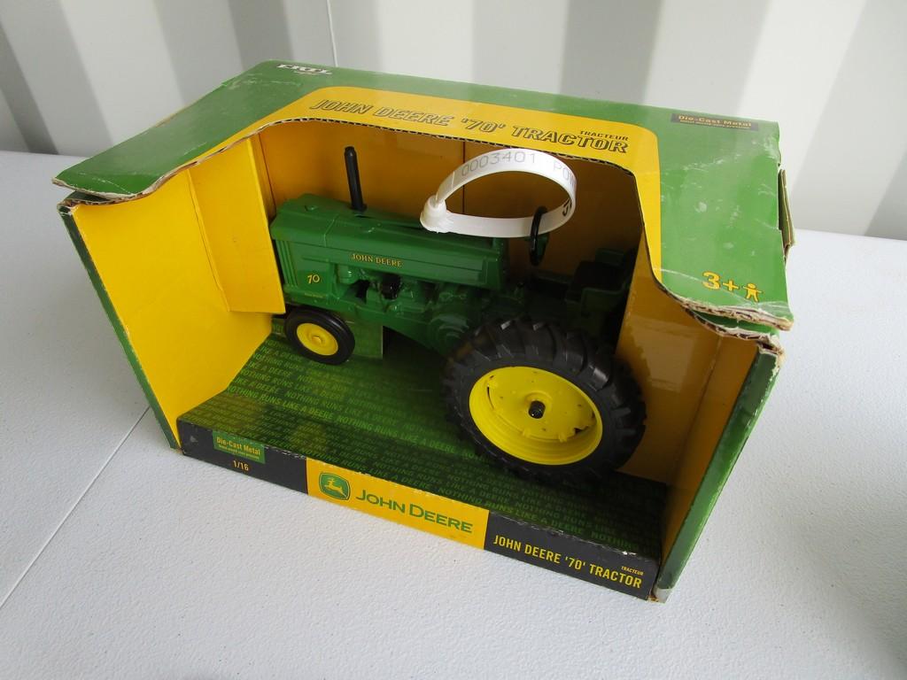 TOY JOHN DEERE 70 TRACTOR