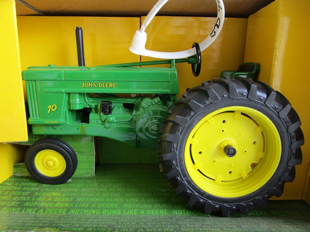 TOY JOHN DEERE 70 TRACTOR