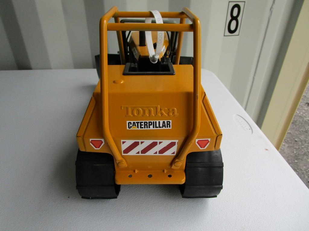 TOY TONKA CAT BULL DOZER