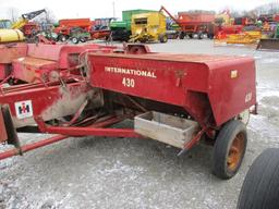 IH 430 SQ BALER