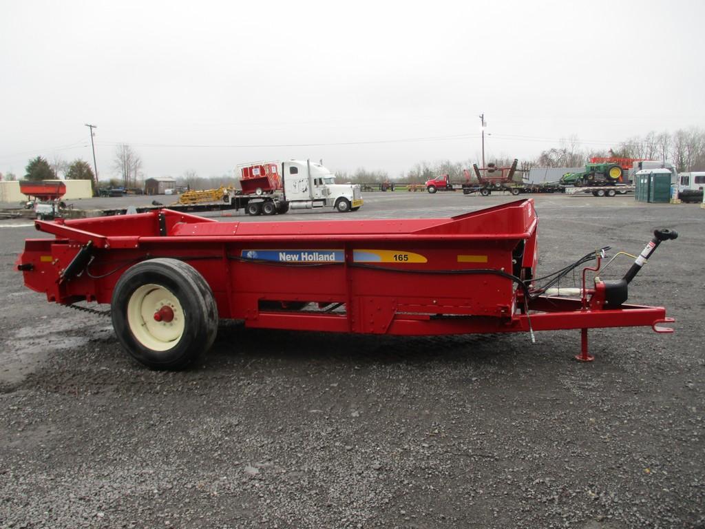 NEW HOLLAND 165 MANURE SPREADER