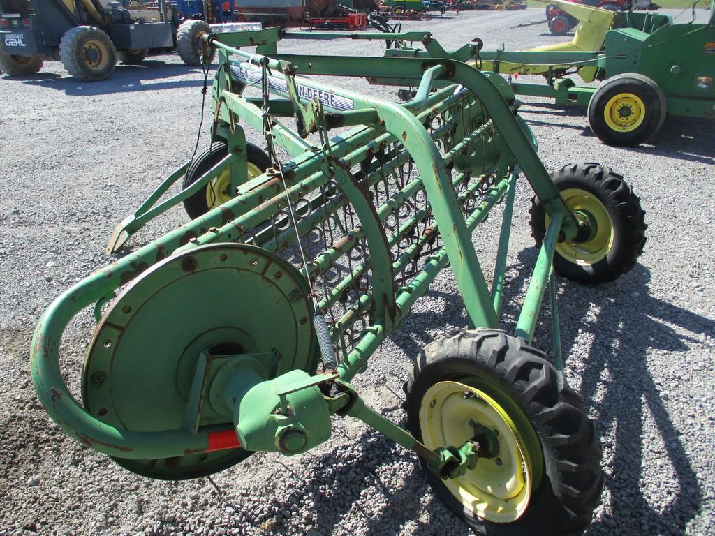 JOHN DEERE 64 DOLLY RAKE