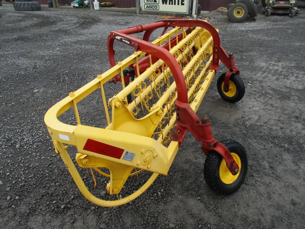 NEW HOLLAND 57 3PT HAY RAKE