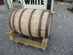 WHISKEY BARREL W RACK ON WHEELS