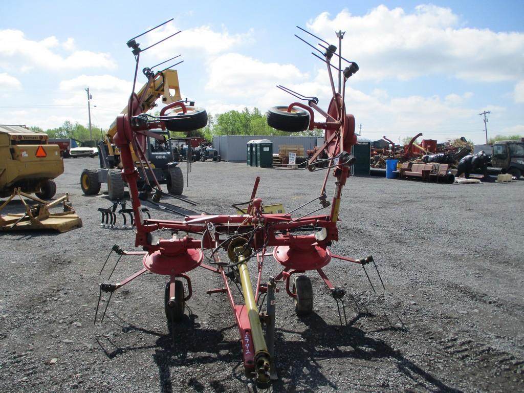 NEW HOLLAND 163 HAY TEDDER