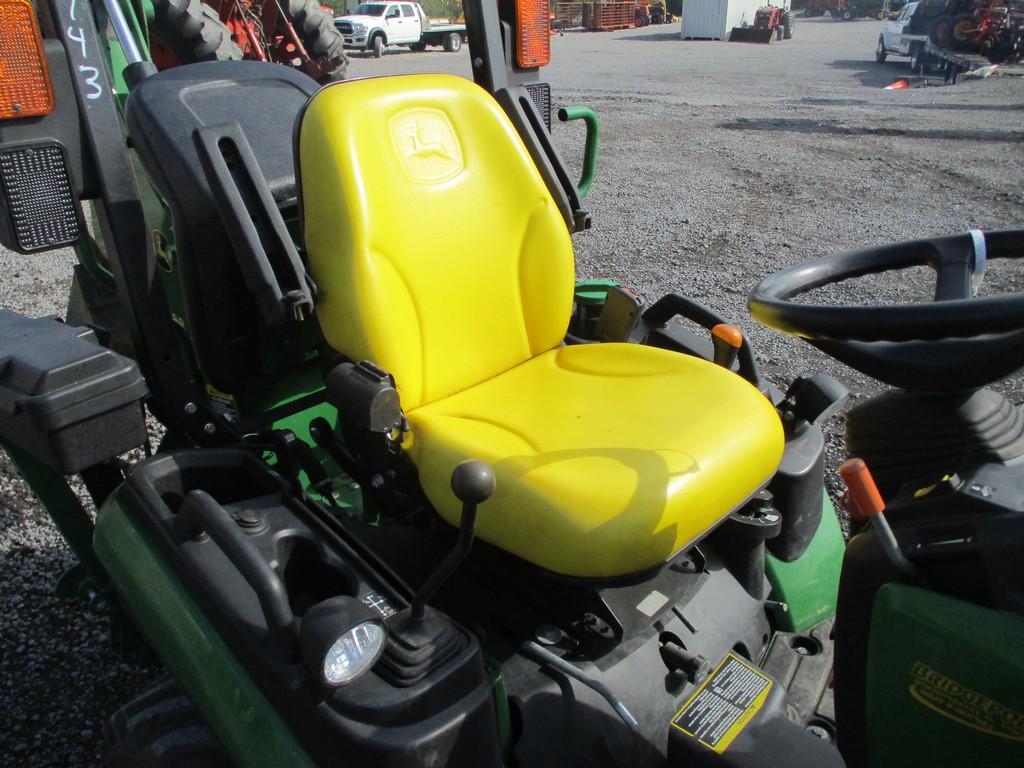 JOHN DEERE 1025R W LOADER