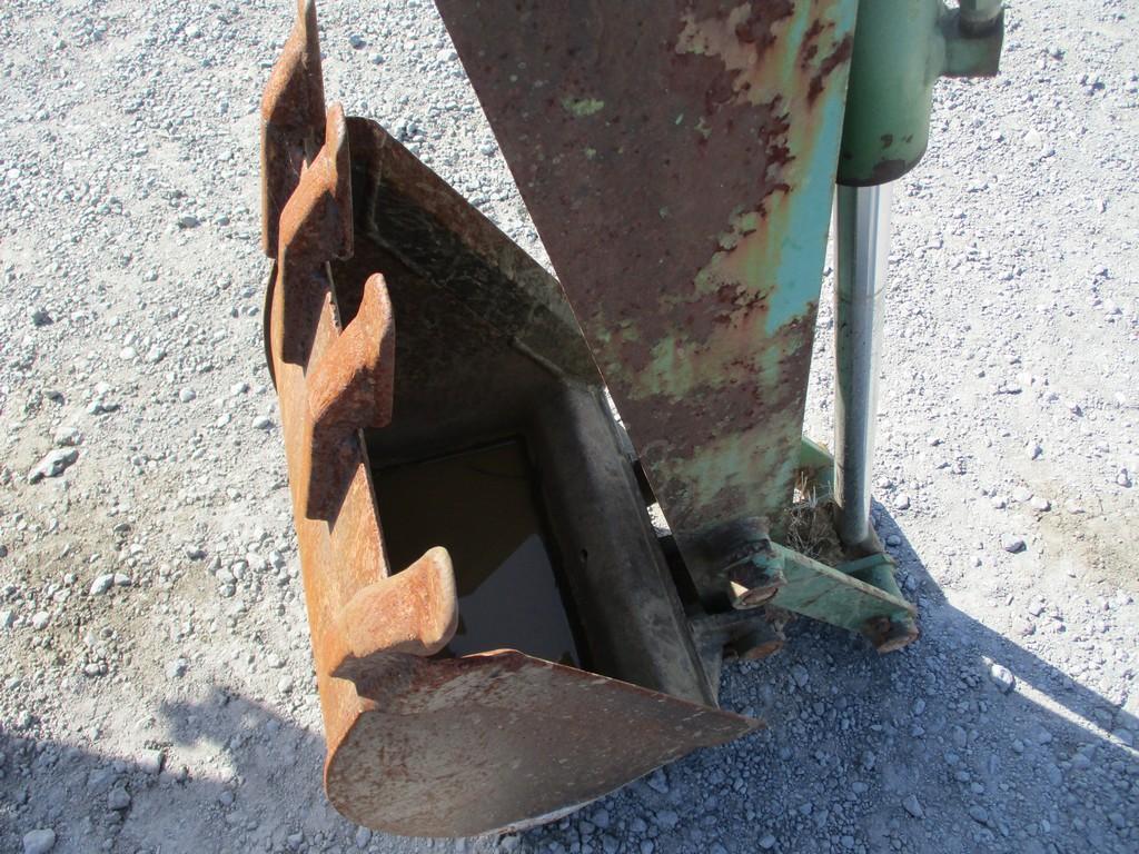 JOHN DEERE 10A BACKHOE ATTACHMENT