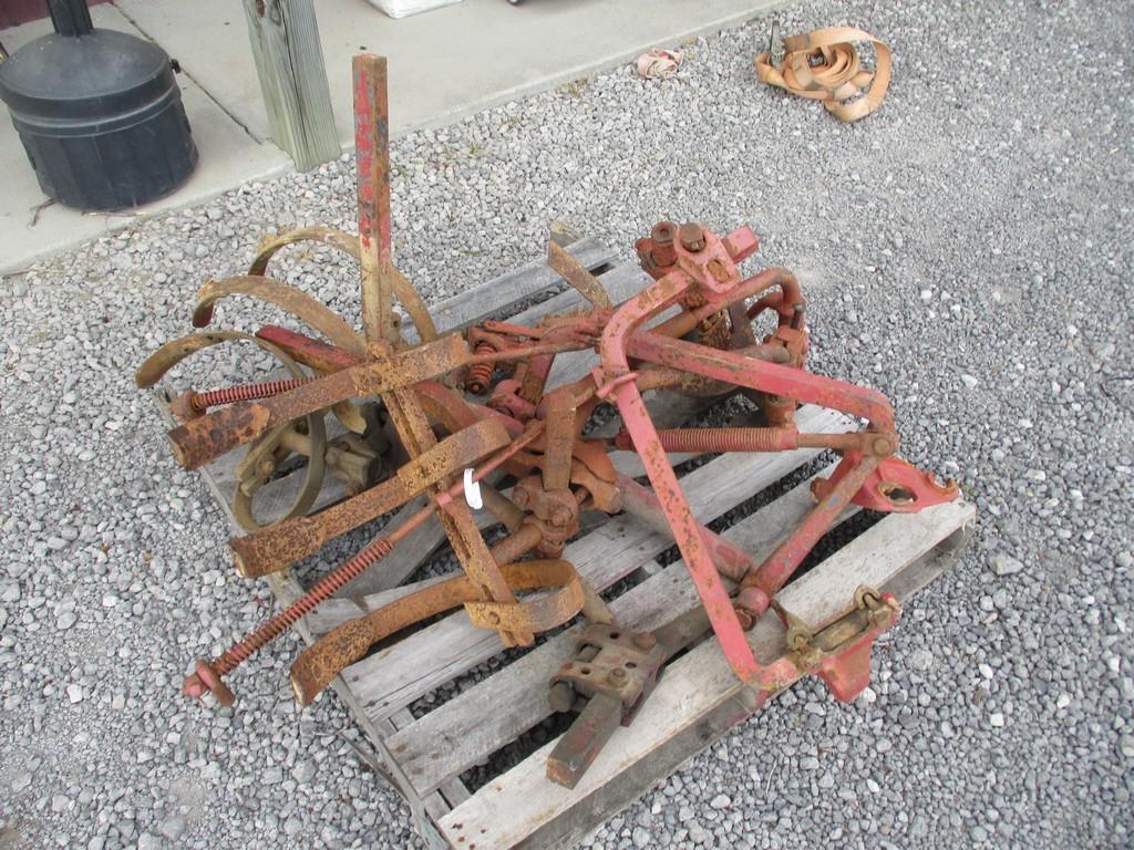 FARMALL 140 CULTIVATORS