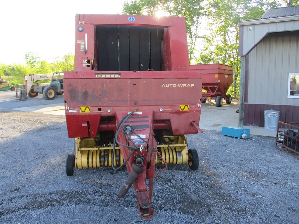 NEW HOLLAND 654 RD BALER