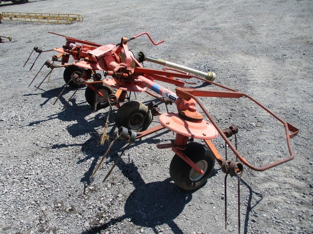 KUHN 4 BUCKET 12' TEDDER