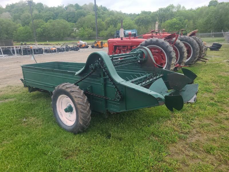 Oliver Ground Drive Manure Spreader