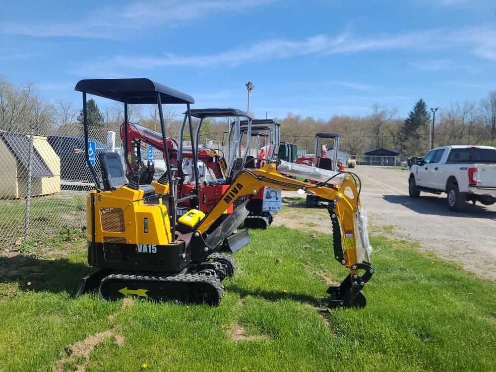 Miva VA15 Mini Excavator w/ Thumb