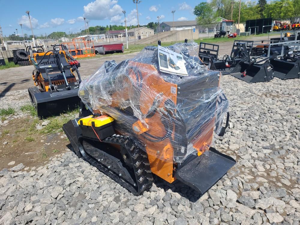 LandHero LDH-BC380 Mini Skid Loader