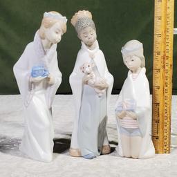 11 Pc Med Size Lladro Porcelain Nativity Set