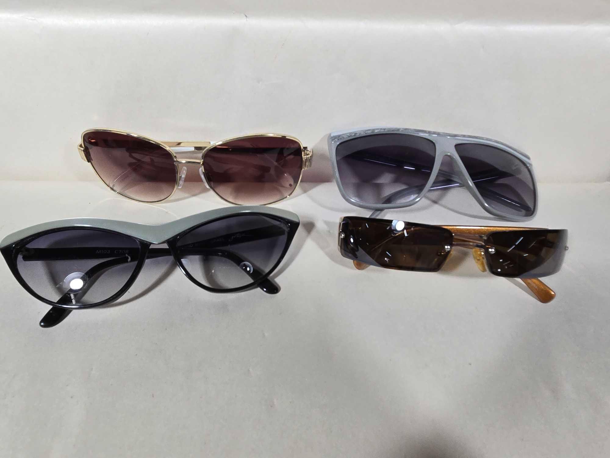 4 Pair of Vintage Women's Sunglasses incl. Oleg Cassini & More