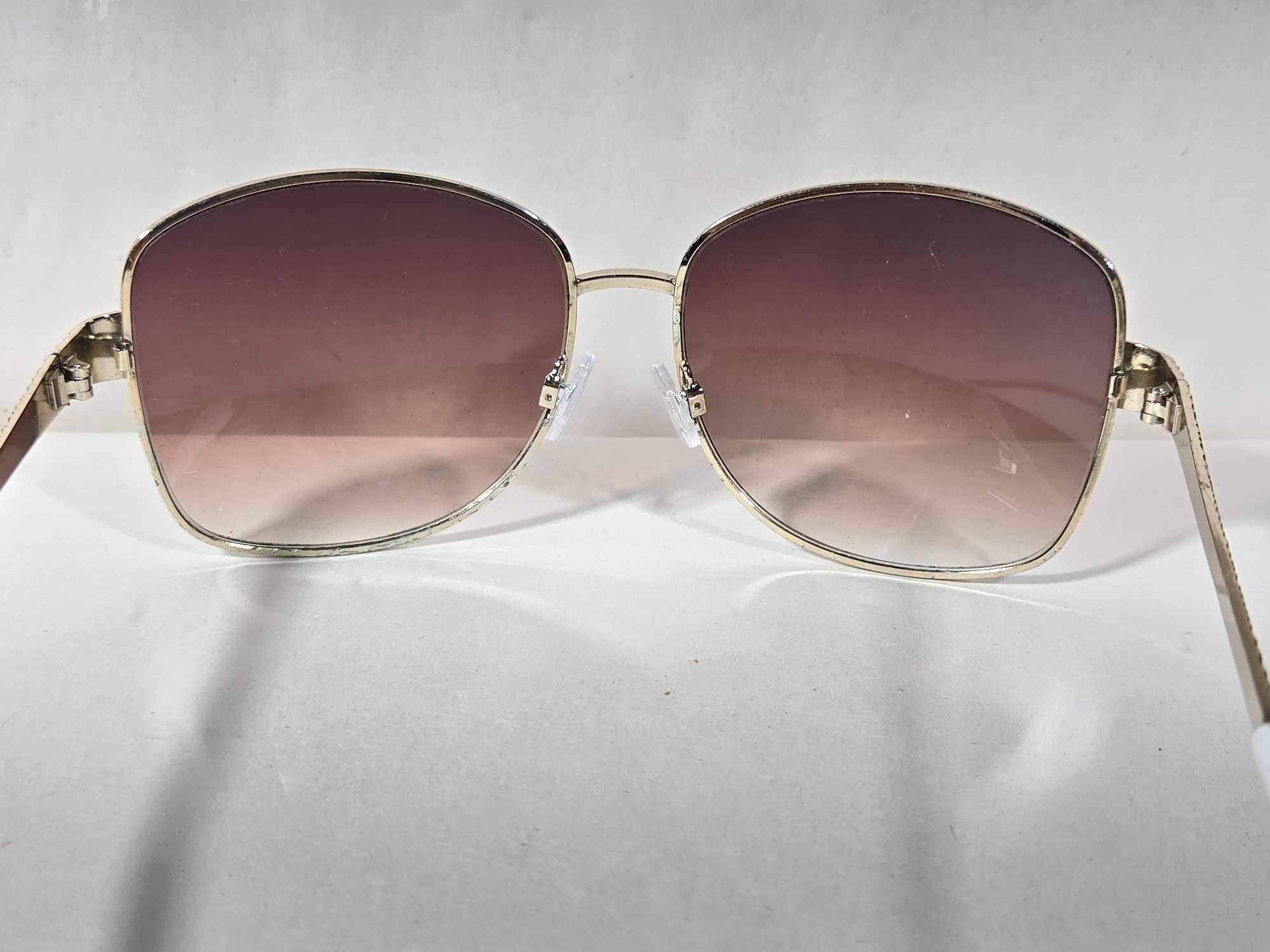 4 Pair of Vintage Women's Sunglasses incl. Oleg Cassini & More