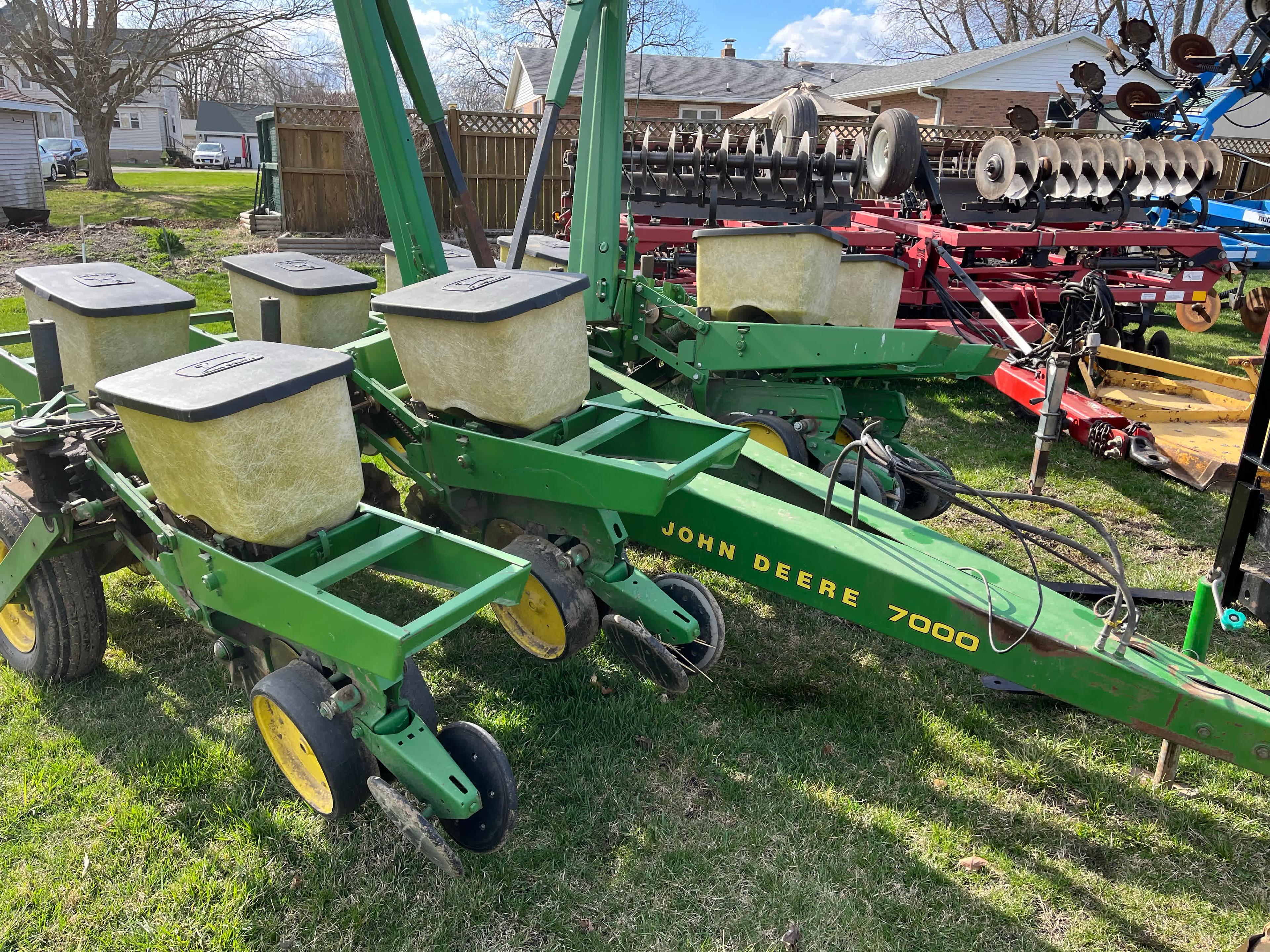 JD 7000 8 Row, 30" Planter