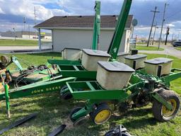 JD 7000 8 Row, 30" Planter