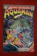 AQUAMAN #33 | KEY 1ST APPEARANCE OF AQUAGIRL! | NICK CARDY - 1967 - TRENDING BOOK!