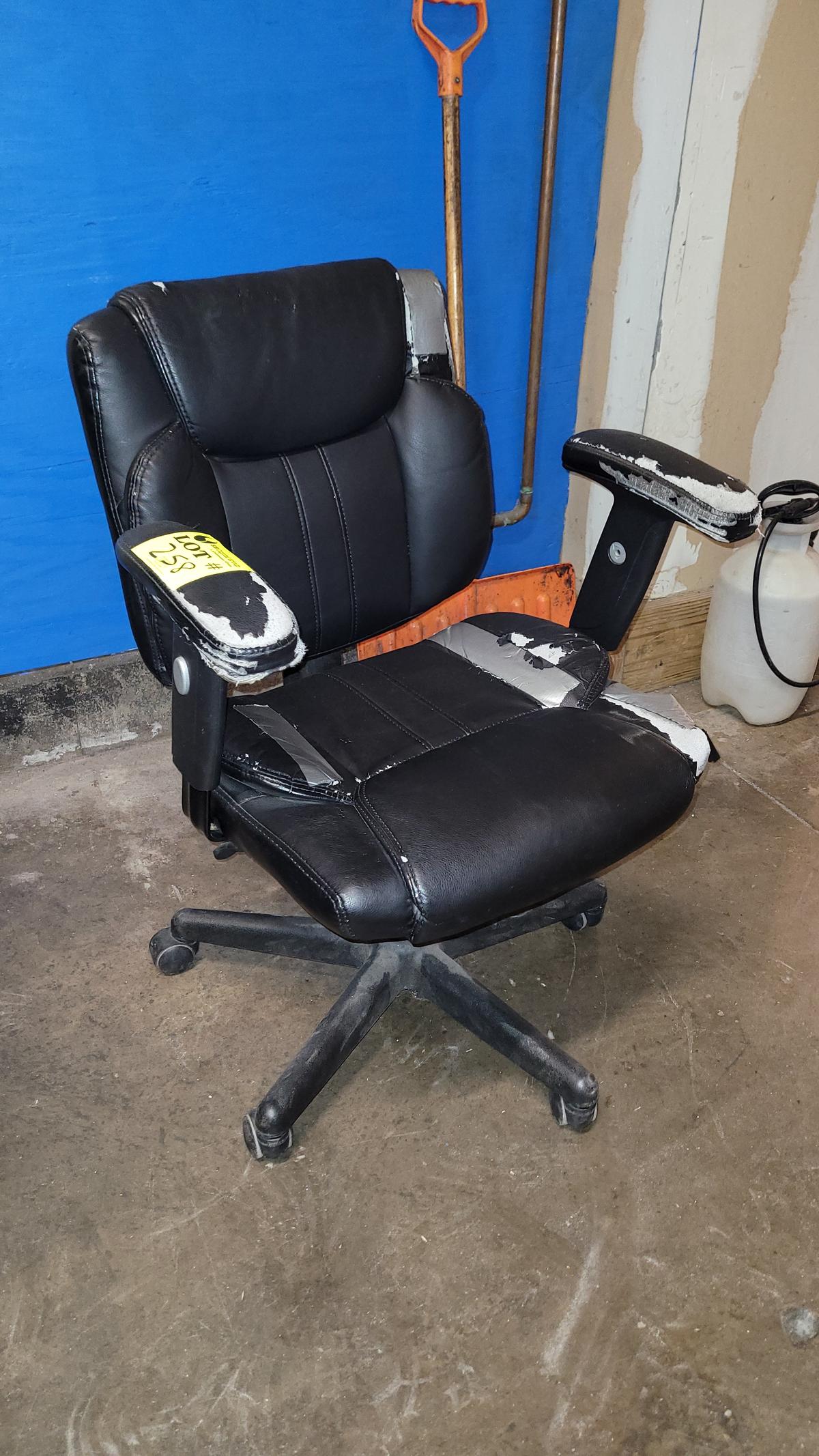 OFFICE SWIVEL ARM CHAIR