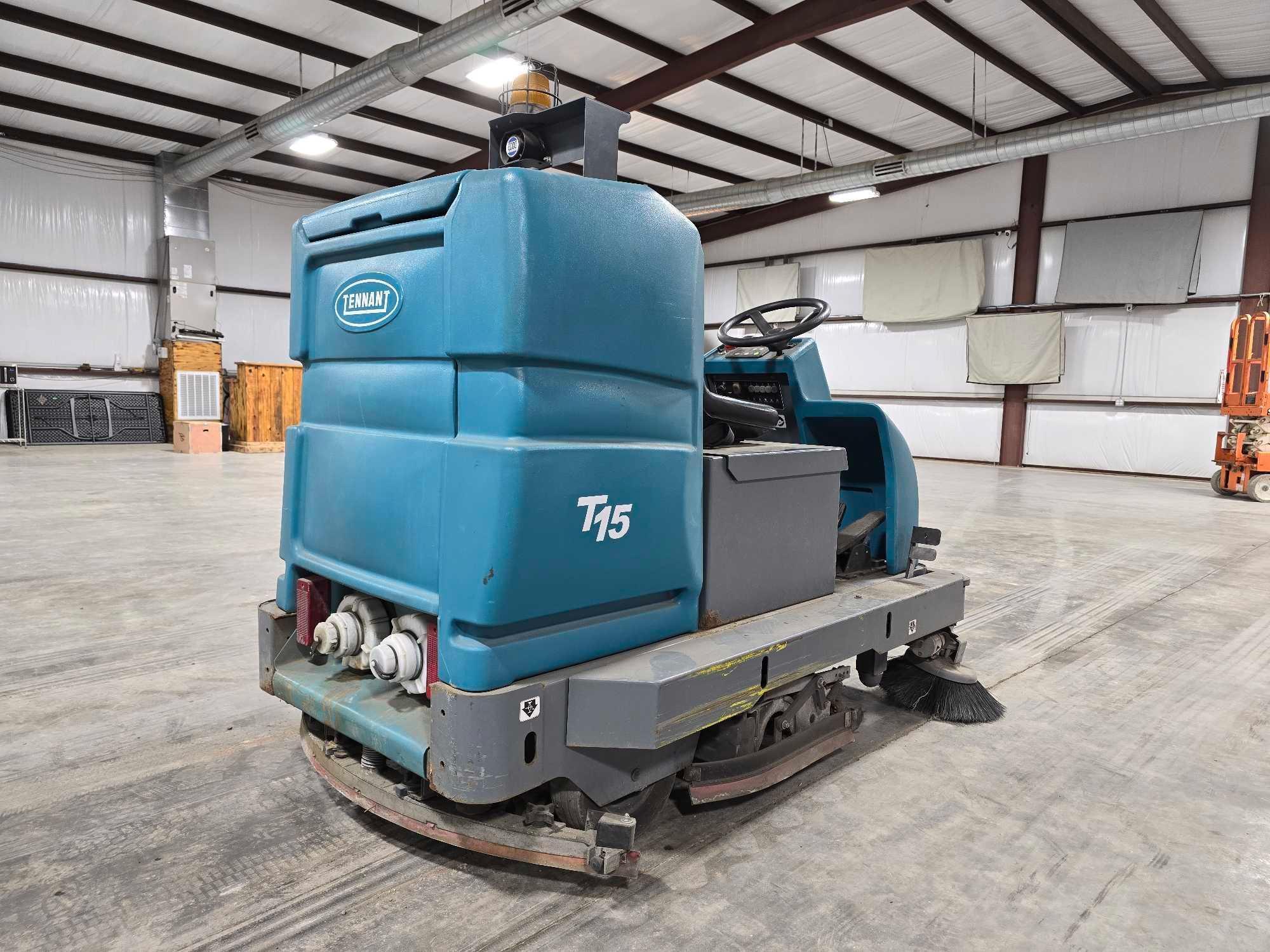 Tennant T15 Floor Scrubber