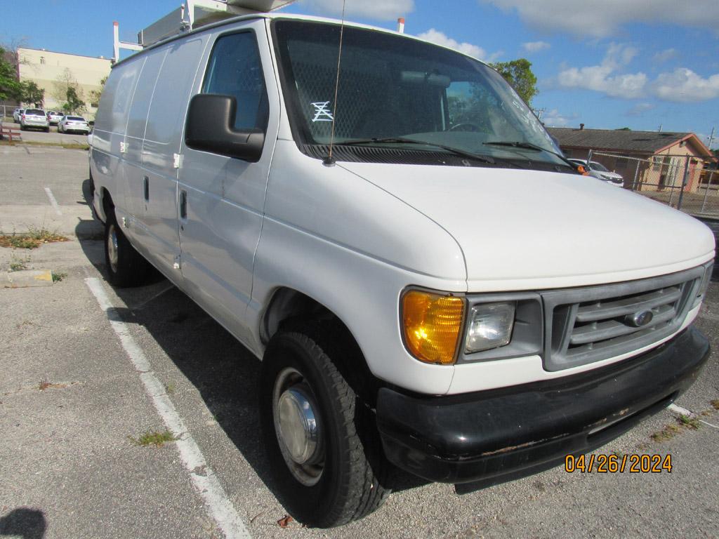 2005 Ford E-350 Super Duty Van