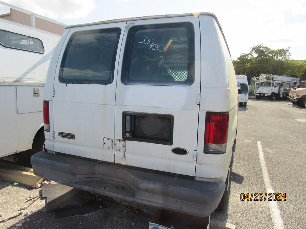 2005 Ford E-350 Super Duty Van