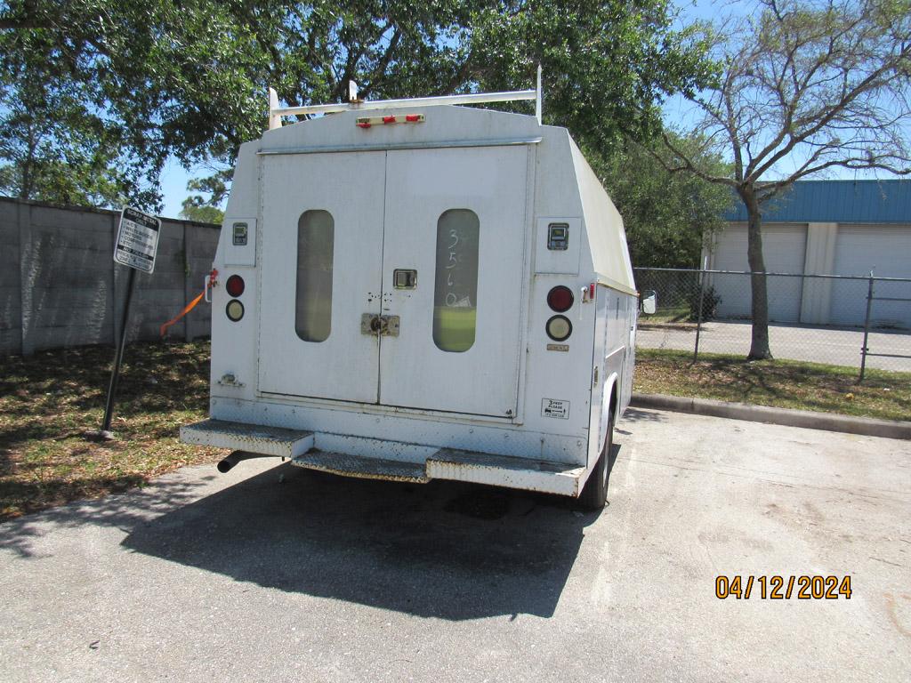 2005 Chevrolet 3500 Cab & Chassis Cutaway Van