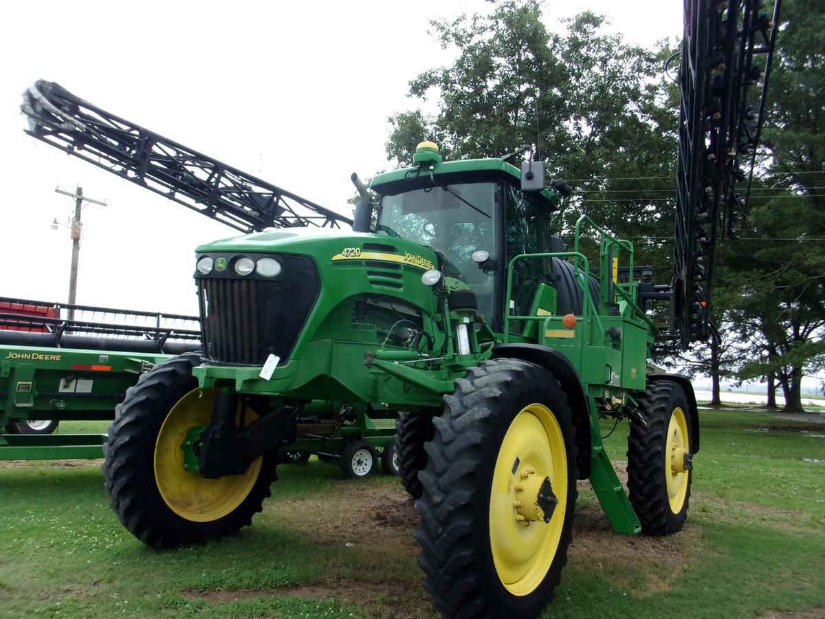 John Deere 4720 Sprayer