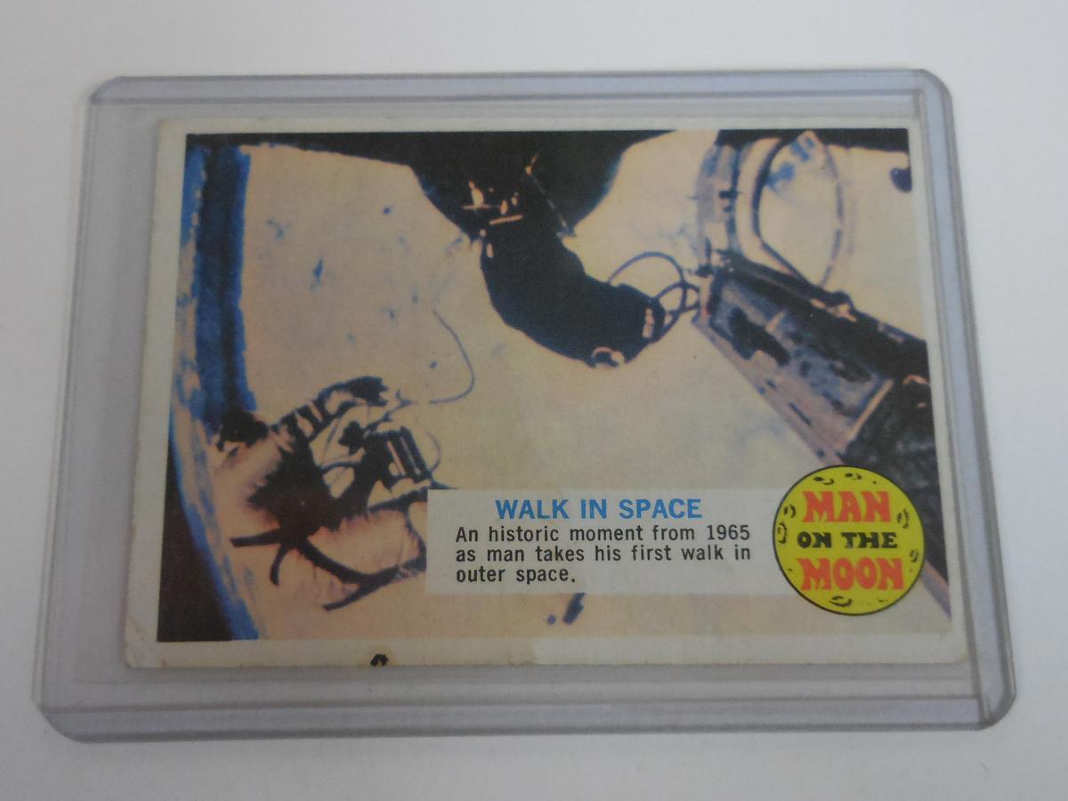 1969 TOPPS MAN ON THE MOON #32A WALK IN SPACE