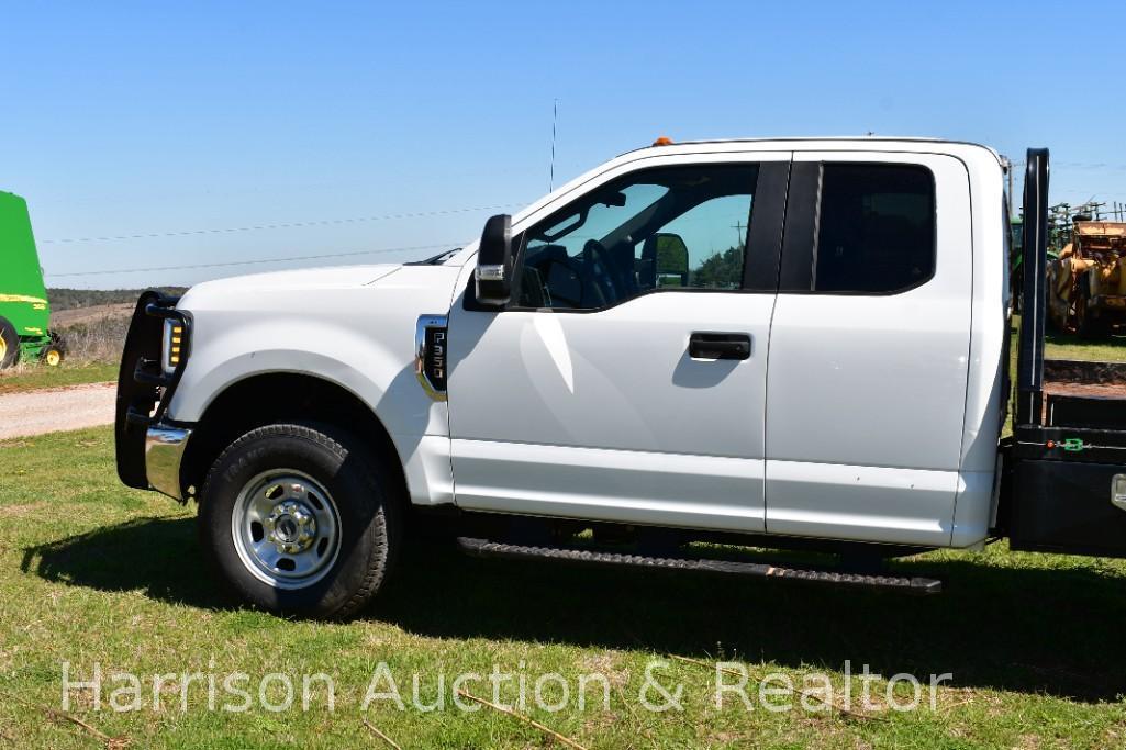 2019 F350 XL CAB AND CHASSIS WITH BUTLER BED