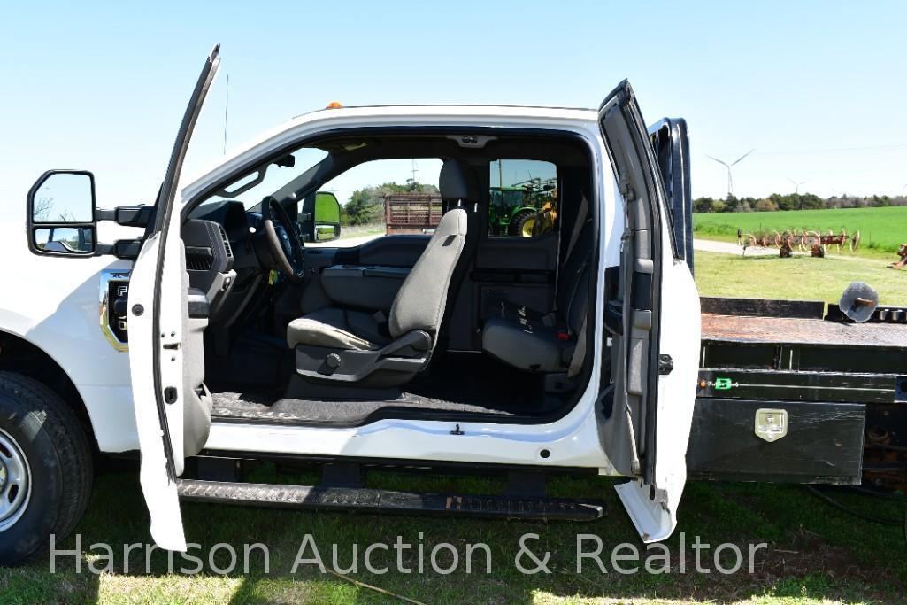 2019 F350 XL CAB AND CHASSIS WITH BUTLER BED