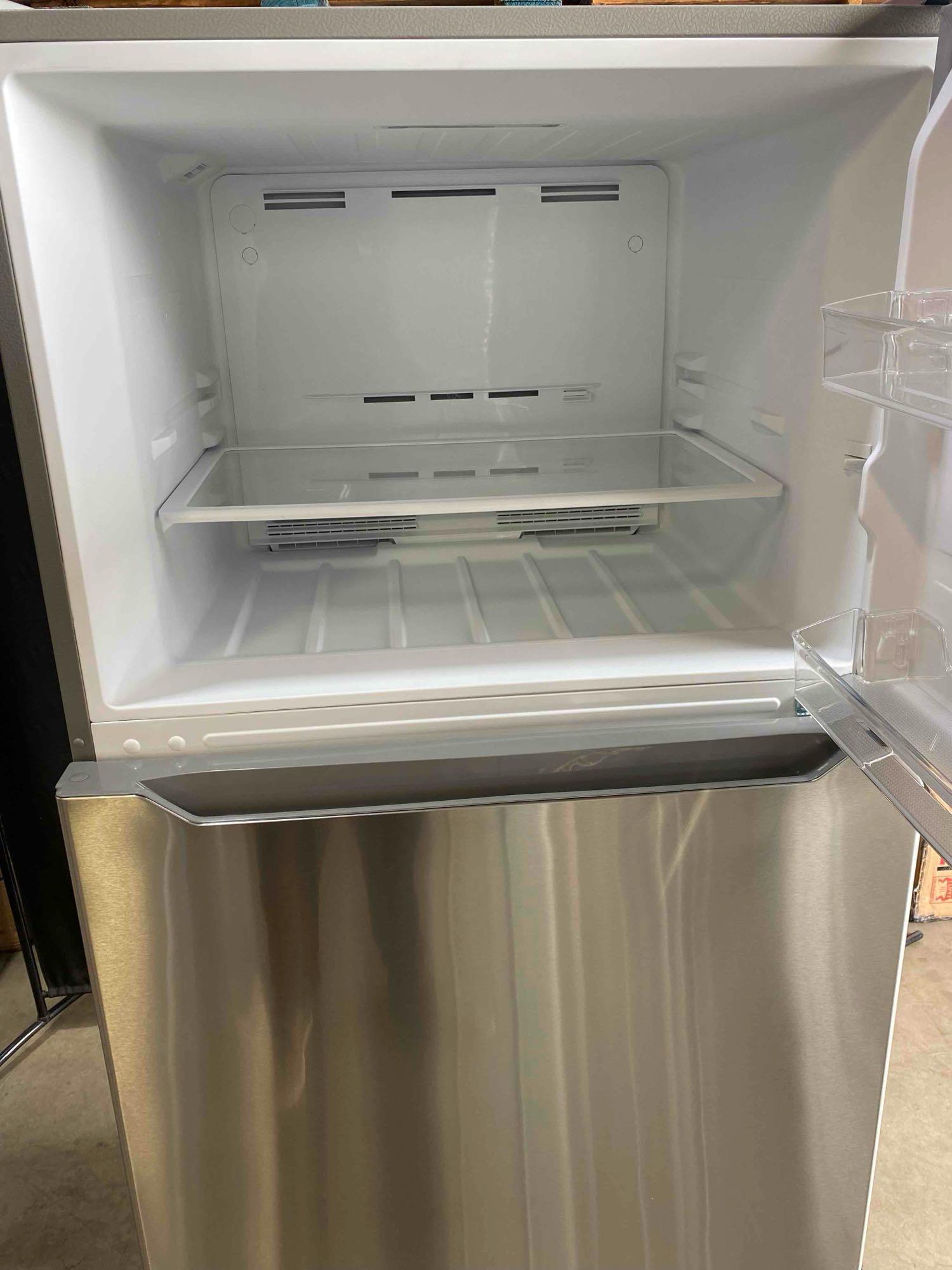 Insignia? - 18 Cu. Ft. Top-Freezer Refrigerator with ENERGY STAR Certification - Stainless Steel