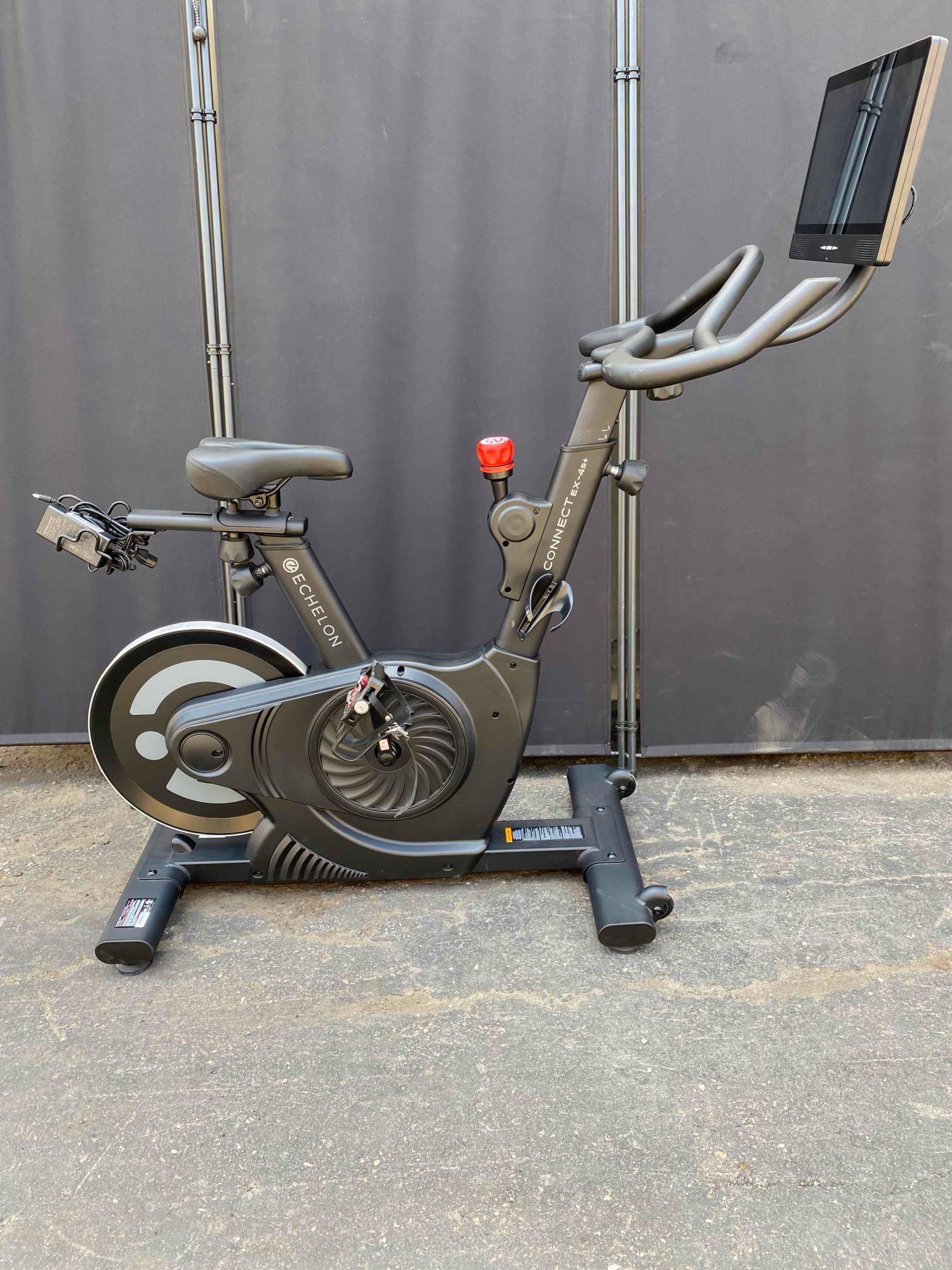 Echelon Echelon Smart Connect Indoor Cycling Bike 4s+ 15.6inch LCD 30-Day Free Echelon Membership