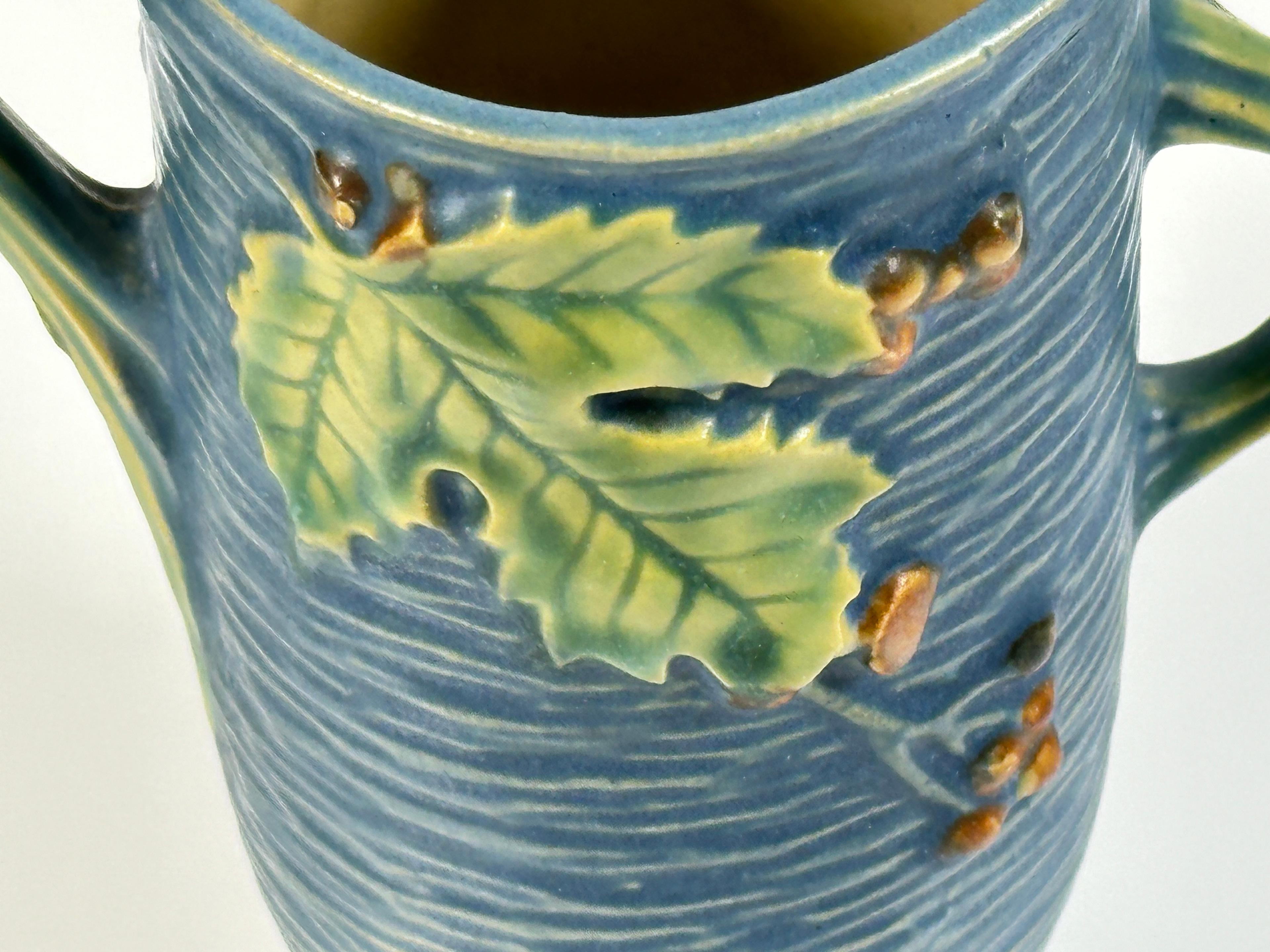 Roseville Bush Berry Vase