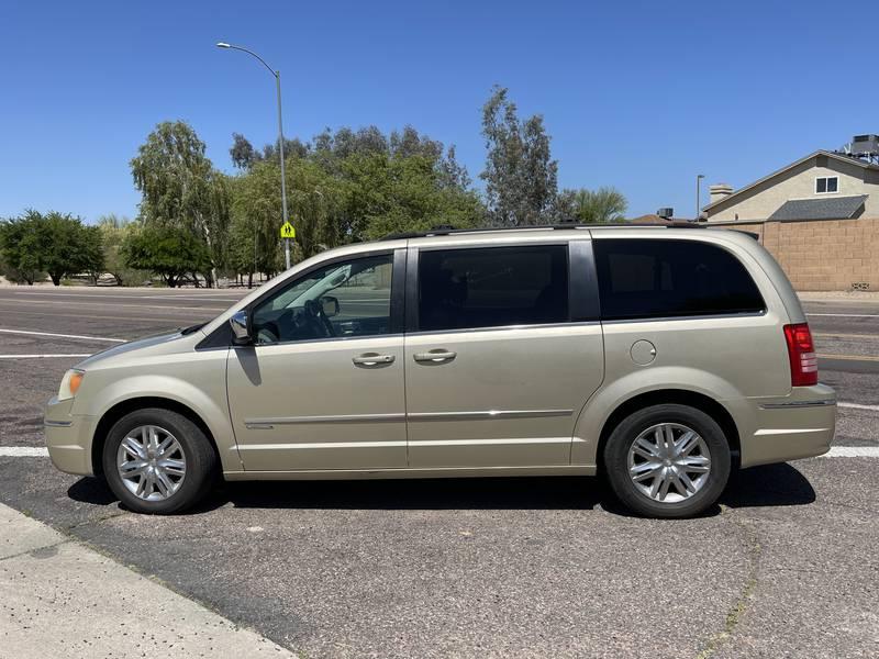 2010 Chrysler Town &#38; Country Touring 4 Door Mini Van