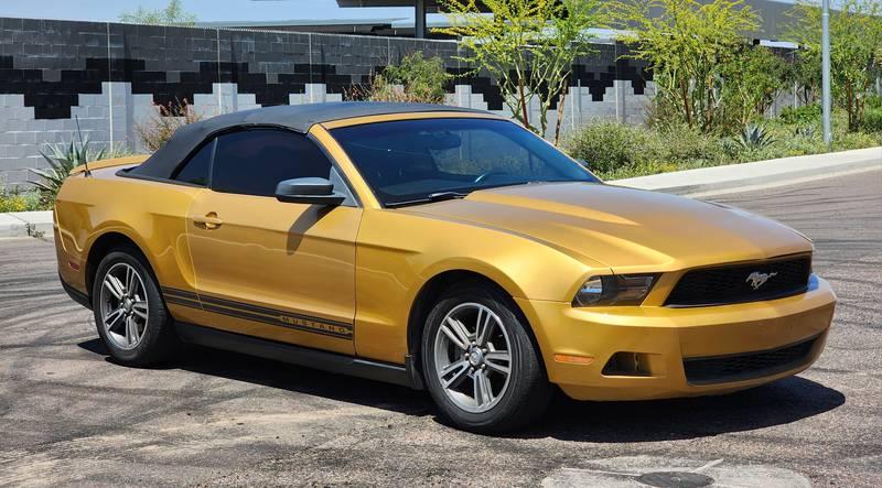 2010 Ford Mustang V6 2 Door Convertible