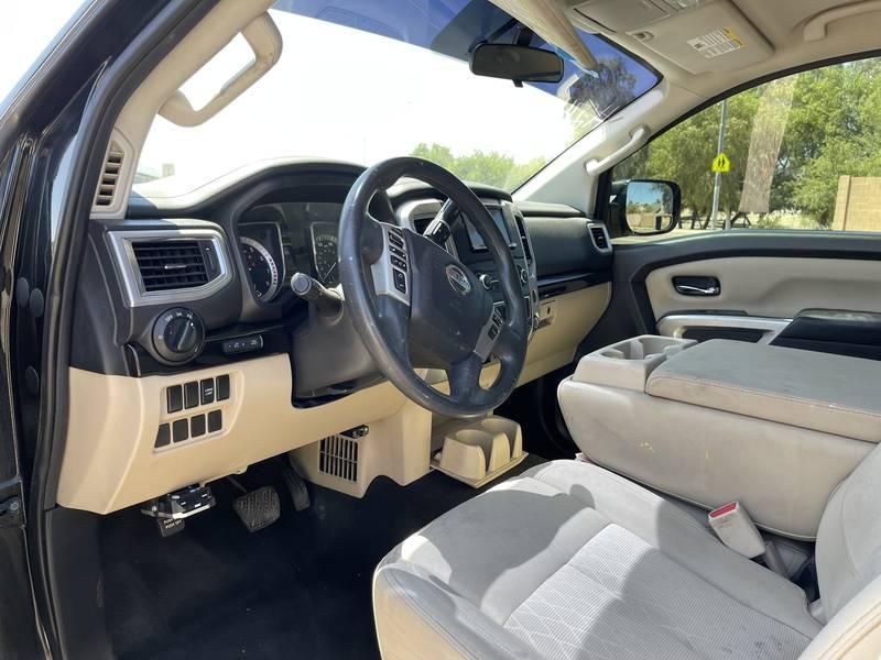 2017 Nissan Titan SV 4 Door Crewcab Pickup Truck