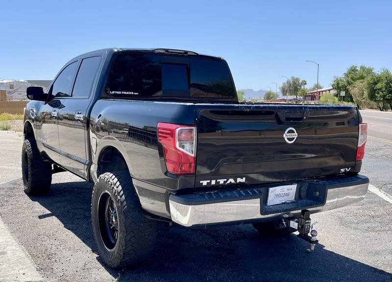 2017 Nissan Titan SV 4 Door Crewcab Pickup Truck