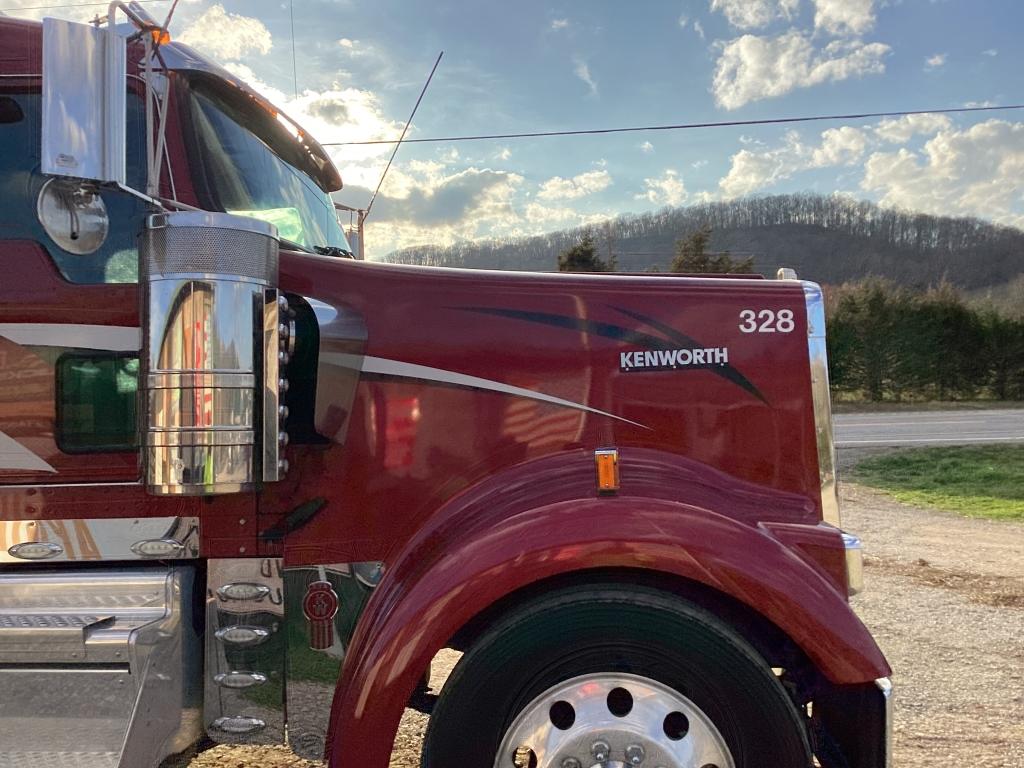 2019 KENWORTH W900 SLEEPER TRACTOR