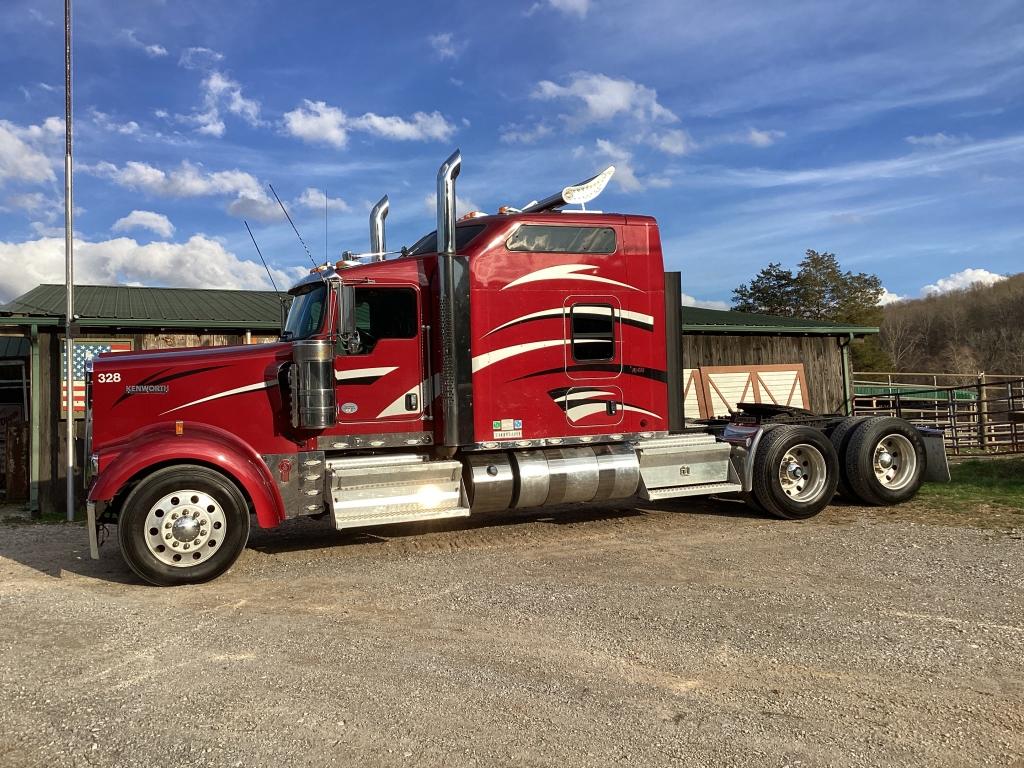 2019 KENWORTH W900 SLEEPER TRACTOR