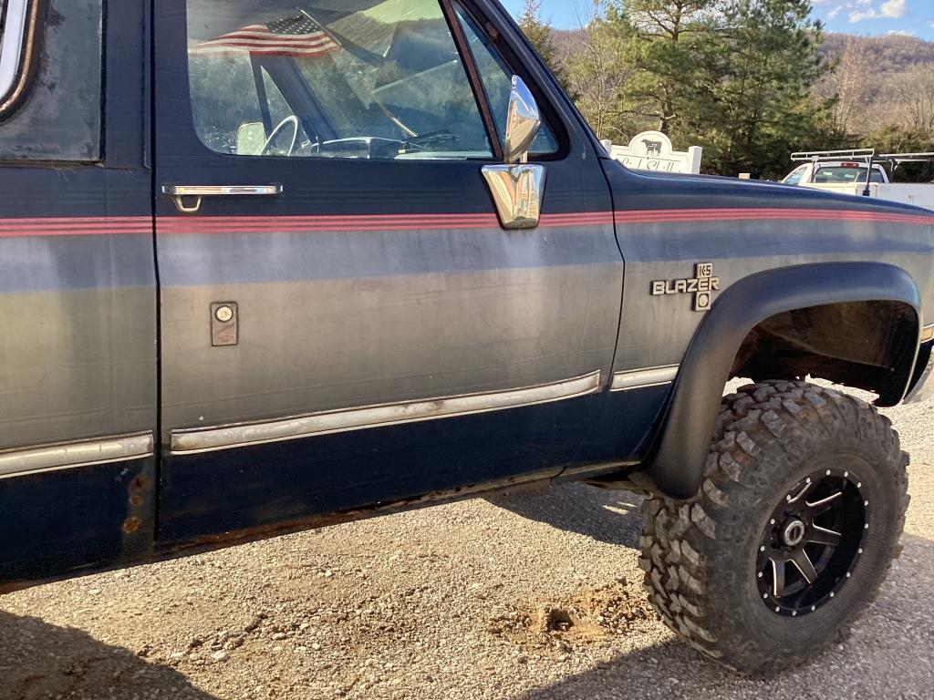 1986 CHEVY K5 SUV