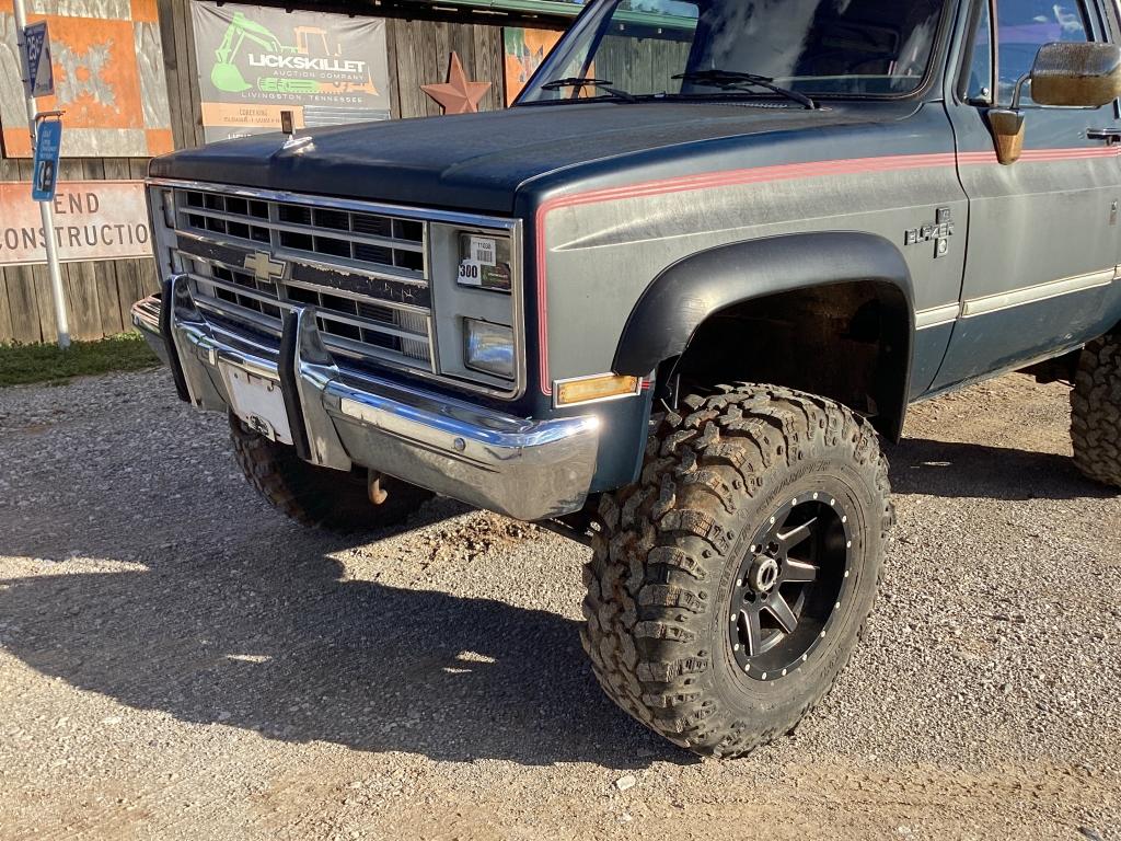 1986 CHEVY K5 SUV